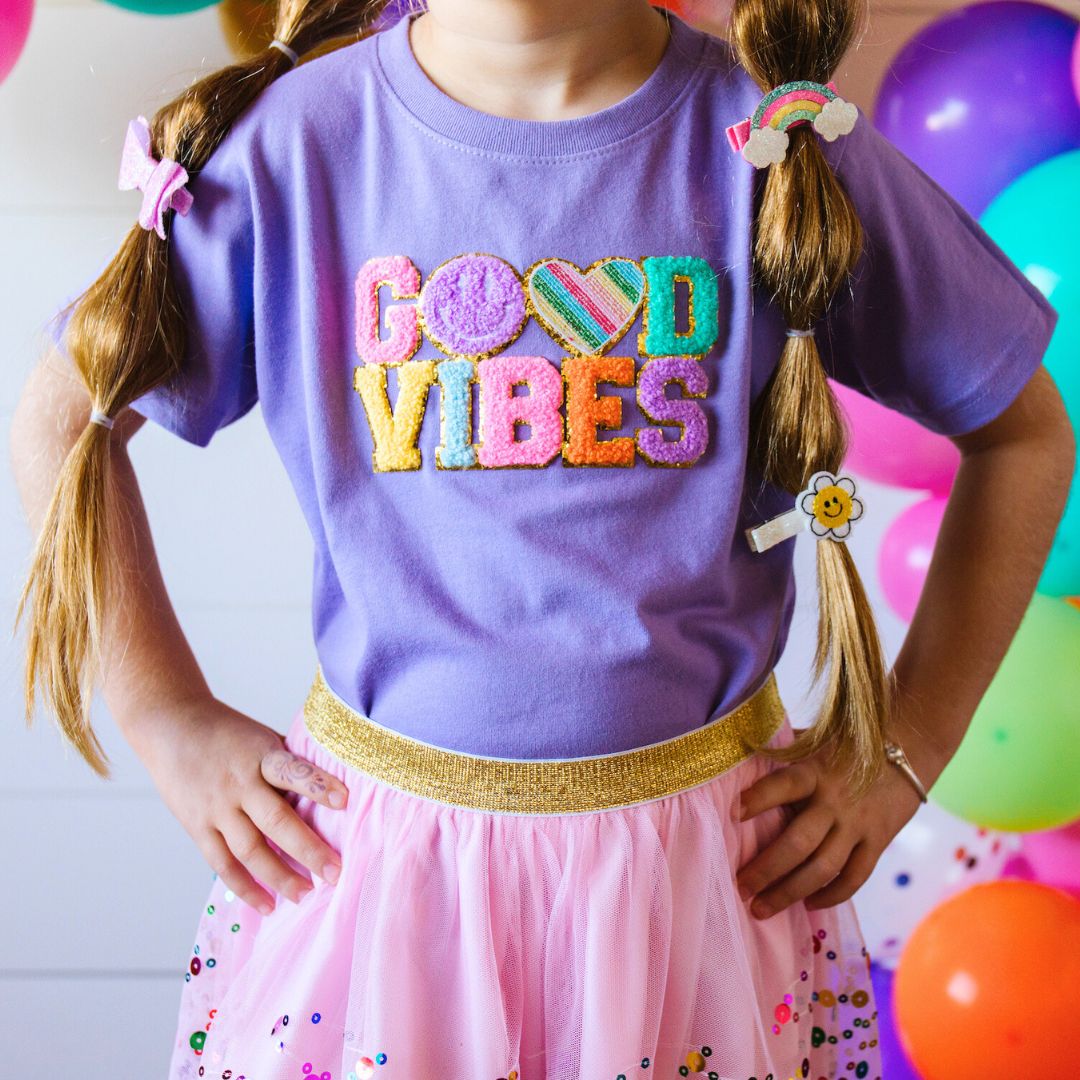 GOOD VIBES PATCH SHORT SLEEVE T-SHIRT -